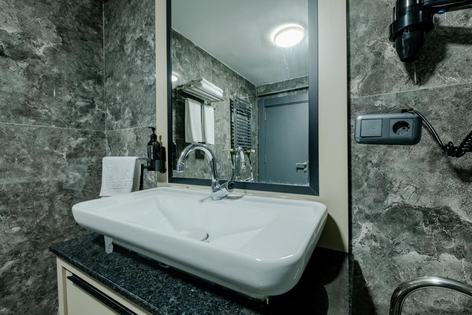 Frt Airlines Hotel - Istanbul Airport Arnavutkoy Luaran gambar